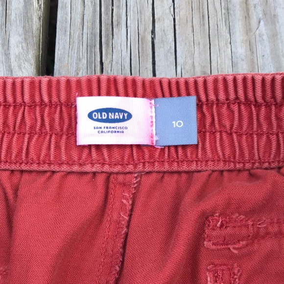 Red cargo shorts - Picture 3 of 3